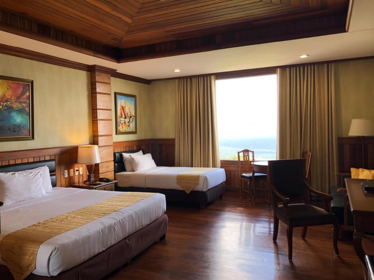 Alta D' Tagaytay Hotel Tagaytay City Exteriör bild