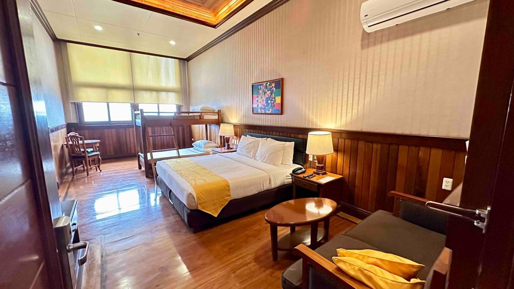Alta D' Tagaytay Hotel Tagaytay City Exteriör bild