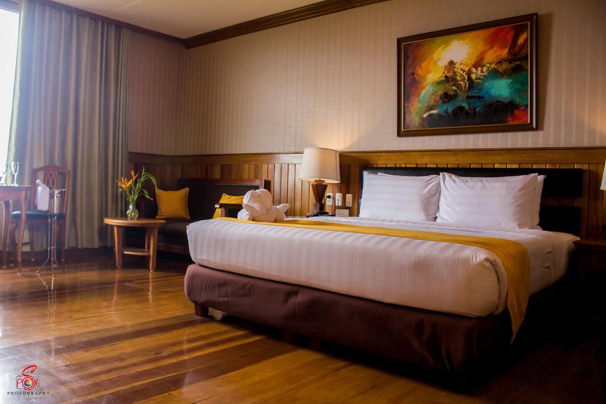 Alta D' Tagaytay Hotel Tagaytay City Exteriör bild