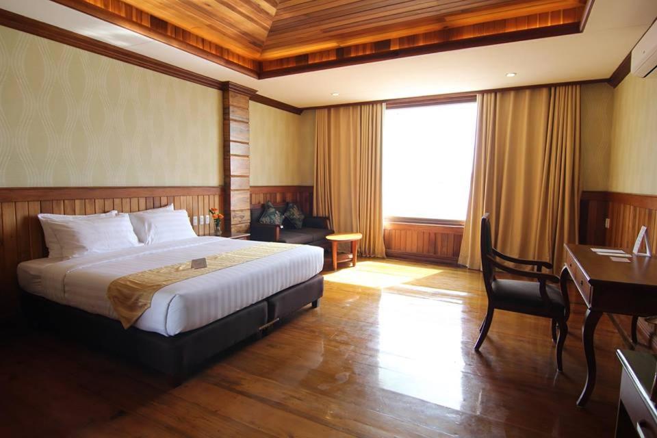 Alta D' Tagaytay Hotel Tagaytay City Exteriör bild